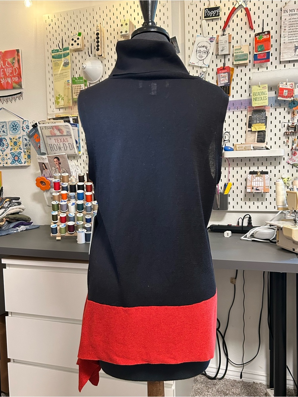 Robert Rodriguez Black Sleeveless Turtleneck Tunic with Red Hem Accent Size M - Picture 3 of 8